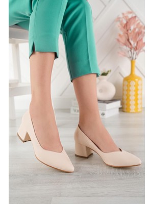 Aymood Kadın Kısa Topuklu Ayakkabı Şık Günlük Kullanım İçin Ten Cilt 5 cm Topuk Boyu
