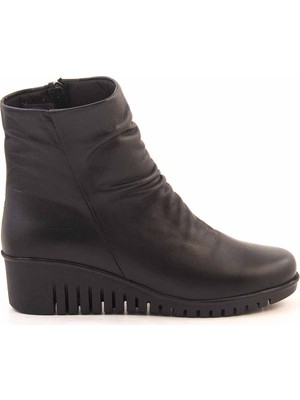 Tanca   Kadın Bot 2001