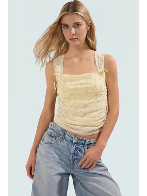 Basic Crop Bluz Örme Tül Kumaş Kare Yaka Günlük Stil Modern Konforlu Kesim Seçkin Malzeme