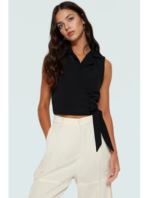 Bağlamalı Crop Bluz Dokuma Kumaştan Şık ve Rahat Bir Seçim Özel Tasarım Modern Stil