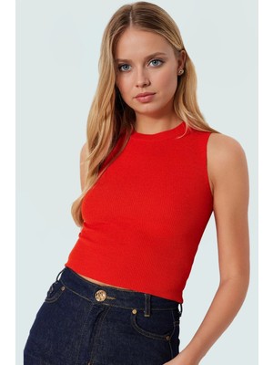 Rahat Kolsuz Triko Bluz Bisiklet Yaka Fitted Kalıp Yazlık Şık Görünüm Yüksek Kalite