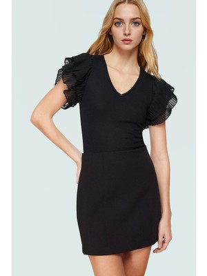 Polyester Örme Bluz Fitted V Yaka Tül Detaylı Kollar Design Koleksiyonu Trend Tasarım