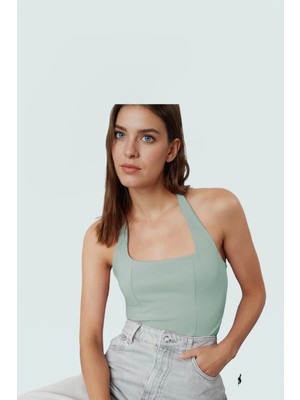 Rahat ve Şık Scuba Krep Crop Bluz Halter Yaka Polyester Karışımı Özenle Seçilmiş