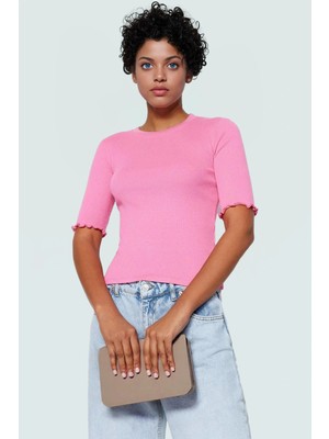 Pamuklu Polyester Elastan Karışımlı Fitted Bluz Bisiklet Yaka Kısa Kollu Yıkamalı