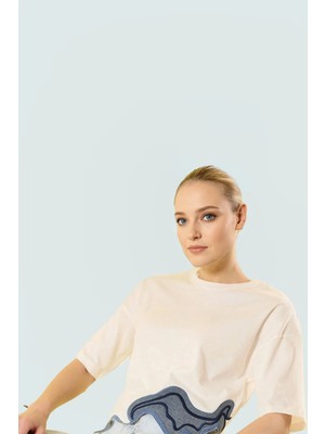 Asimetrik Crop Bluz %100 Pamuk Renk Bloklu Desen Bisiklet Yaka Kısa Kol Trend Tasarım