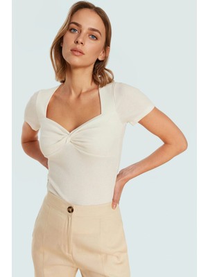 Pamuklu Polyester Bluz Şık Kalp Yaka Vücuda Oturan Kesim Yazlık Kombinler Için Uzun Ömürlü