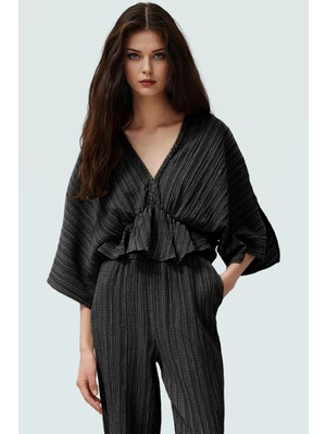 Dokuma Crinkle Bluz V Yaka Keten Karışımlı Yazlık Şıklık Rahat Kullanım Profesyonel Görünüm