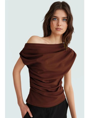 Regular Kalıp Örme Bluz Düşük Kol Asimetrik Yaka Günlük ve Şık Özel Tasarım