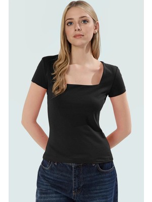 Günlük Kullanım Için Kısa Kollu Örme Bluz Fitted Kare Yaka Likralı Penye Rahat