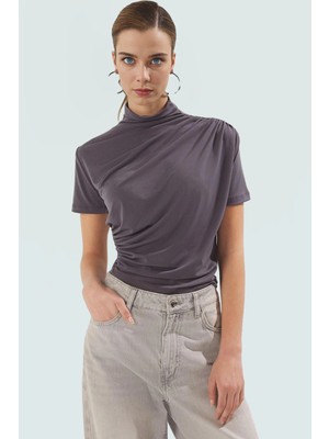 Yazlık Kısa Kollu Bluz Esnek Örme Dik Yaka Fitted Kalıp Mükemmel Uyum Trend Tasarım