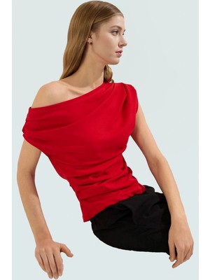 Şık Dökümlü Örme Bluz Asimetrik Yaka Kısa Kol Regular Kalıp Özel Tasarım Modern Stil