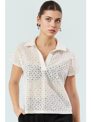 Brode Detaylı Polo Yaka Pamuk Bluz Rahat Yazlık Kombin Şık Görünüm Özenle Seçilmiş