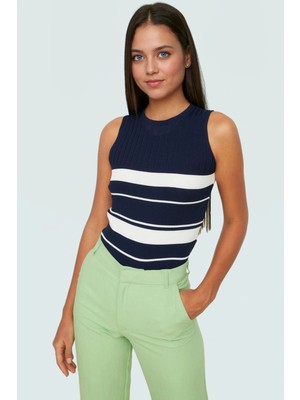 Renk Bloklu Kolsuz Triko Bluz Rahat Kalıp Polyester Yazlık Modern Stil Şık Görünüm Uzun Ömürlü