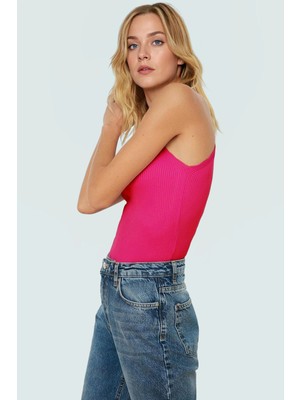 Rahat Yazlık Bluz Viskoz Triko Bisiklet Yaka Fitted Kalıp Kolsuz Premium Kalite