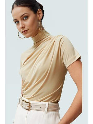 Yazlık Kısa Kollu Bluz Esnek Örme Dik Yaka Fitted Kalıp Mükemmel Uyum Trend Tasarım