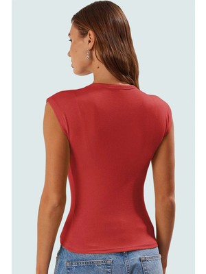 Yazlık Kolsuz Fitted Bluz %98 Viskoz %2 Elastan Nefes Alan Kumaş Günlük Kullanım Için