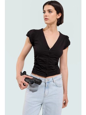 Fitted Vücuda Oturan Pamuklu Bluz V Yaka Düğmeli Kısa Kollu Yazlık Modern Stil Trend Tasarım