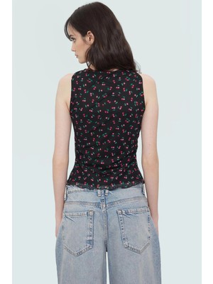 Vücuda Oturan Tül Bluz Kiraz Baskılı V Yaka Yazlık Polyester Kaliteli Işçilik Özel Tasarım