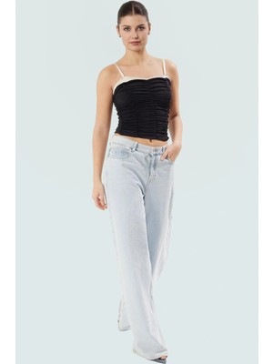 Fitted Bluz Büzgü Detaylı Poliamid Kumaş Yazlık Crop Dayanıklı Malzeme Rahat ve Şık