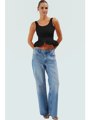 Fitted Havuz Yaka Crop Bluz 96% Pamuk Yazlık Örme Kumaş Zarifane Tasarım Modern Stil