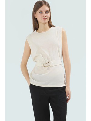 Şık Kemerli Örme Bluz Rahatlık ve Tarz Bir Arada Dayanıklı Malzeme Görünüm Rahat Kullanım