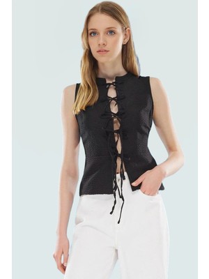 Yazlık Kolsuz Bluz V Yaka Fitted Kalıp Dokuma Kumaş Trend Tasarım Günlük Kullanım Için