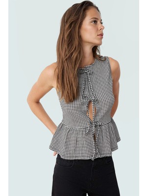 Kolsuz Ekose Bluz Polyester Elastan Jakarlı Örme Yazlık Günlük Rahat ve Şık