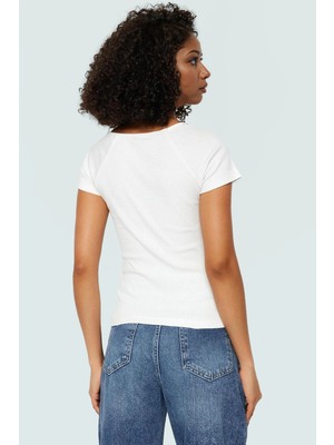 Pamuklu Örme Bluz Rahat Şık ve Vücuda Tam Oturan Görünüm