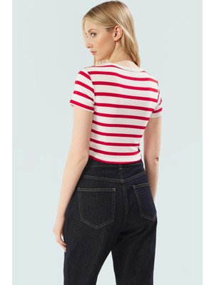 Rahat Viskoz Ribana Kumaş Çizgili Crop Bluz Fitted Günlük Stil Trend Tasarım Konforlu Kesim