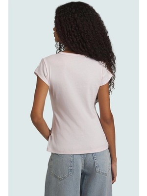 Yazlık Pamuklu Düğmeli Bluz Rahat ve Şık Bir Seçenek Konforlu Kesim Yüksek Kalite