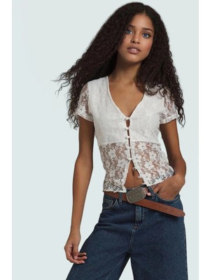 Yazlık Casual Dantel Bluz Vücuda Oturan V Yaka Kısa Kollu Dayanıklı Malzeme Şık Görünüm