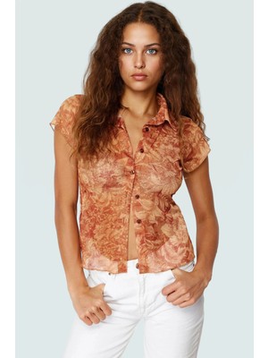 Çok Çiçek Desenli Polyester Örme Bluz Vücuda Oturan Kısa Kollu Gömlek Yaka Tül