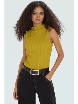 Dokulu Örme Bluz Dik Yaka Kolsuz Regular Yaz Kombinleri Için Yüksek Kalite Rahat ve Şık