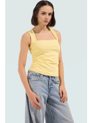 Büzgülü Örme Bluz Rahat Şık Fitted Kalıp Kare Yaka Modern Stil Görünüm