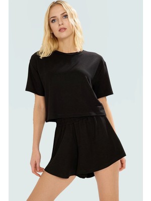 Kadın Örme Şortlu T Shirt Takım Rahat Günlük Yazlık Kombin Kullanım Zarifane Tasarım