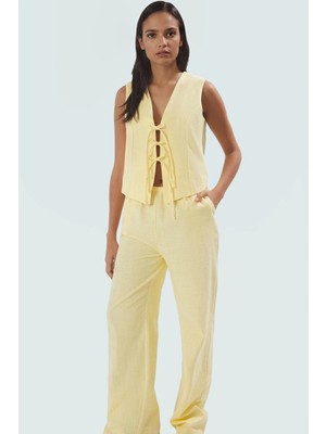 Kadın Keten Görünümlü Bağlamalı Bluz ve Geniş Paça Pantolon Takım Konforlu Kesim Seçkin Malzeme