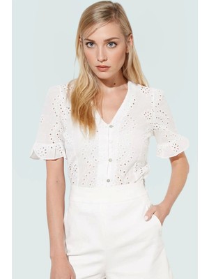 Brodeli V Yaka Kısa Kollu Pamuklu Bluz Günlük Şıklık Premium Kalite Yüksek Mükemmel Uyum