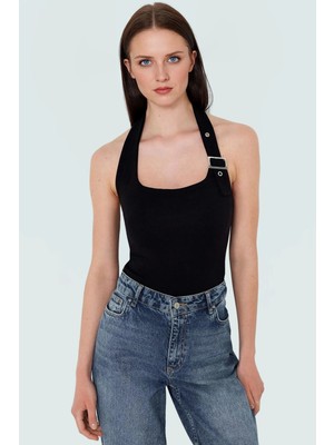 Yazlık Kadın Crop Bluz Viskon Ribana Kumaş Boyundan Bağlamalı Yaka Şık Görünüm