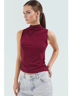 Dik Yaka Kolsuz Fitted Örme Bluz Günlük Şıklık Seçkin Malzeme Profesyonel Görünüm