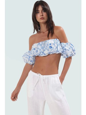 Yazlık Çok Çiçek Desenli Pamuk Bluz Kolsuz Carmen Yaka Rahat Kullanım Zarifane Tasarım