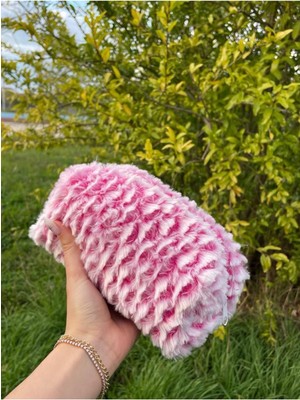 Pembe Peluş Makyaj Çantası, Şık ve Kullanışlı Saklama Çözümü