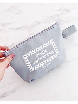 Şık ve Sade Gri Fermuarlı Çanta, Günlük Kullanım Için Ideal ve Pratik Bir Seçenek