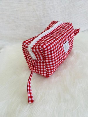 Kırmızı Makyaj Çantası, Şık ve Kullanışlı Taşımalık ile Tarzınıza Renk Katın