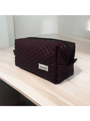 Şık ve Kullanışlı Kahverengi Makyaj ve Bakım Çantası, Seyahatlerde Rahatlık Sağlar.