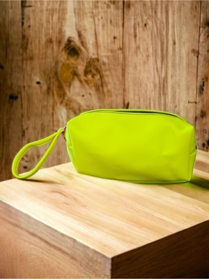 Yeşil Makyaj Çantası, Şık ve Kullanışlı Taşımaya Uygun Tasarım