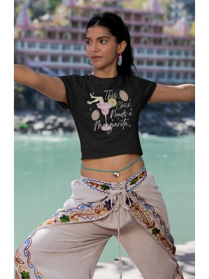 This Chick Needs A Margarita Baskılı Crop Top, Kadın Coctail Temalı Crop Bluz