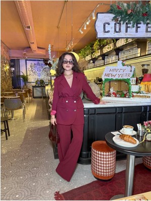 Kadın Ikili Blazer Ceket Pantolon Takım Aksesuar ve Düğme Detaylı Bol Paça