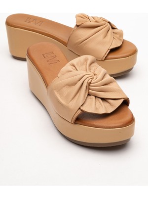 Jeff Koyu Bej Cilt Hakiki Deri Fiyonklu Kadın Dolgu Topuklu Terlik
