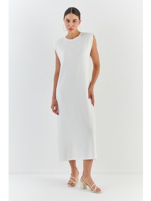 Basic Vatkalı Elbise Beyaz