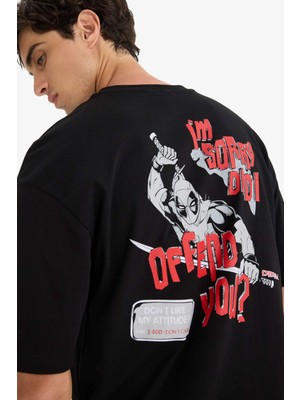 DeFacto %100 Pamuk Deadpool Boxy Fit Rahat Kesim Bisiklet Yaka Sırt Baskılı Kısa Kollu Tişört E9291AX25AU